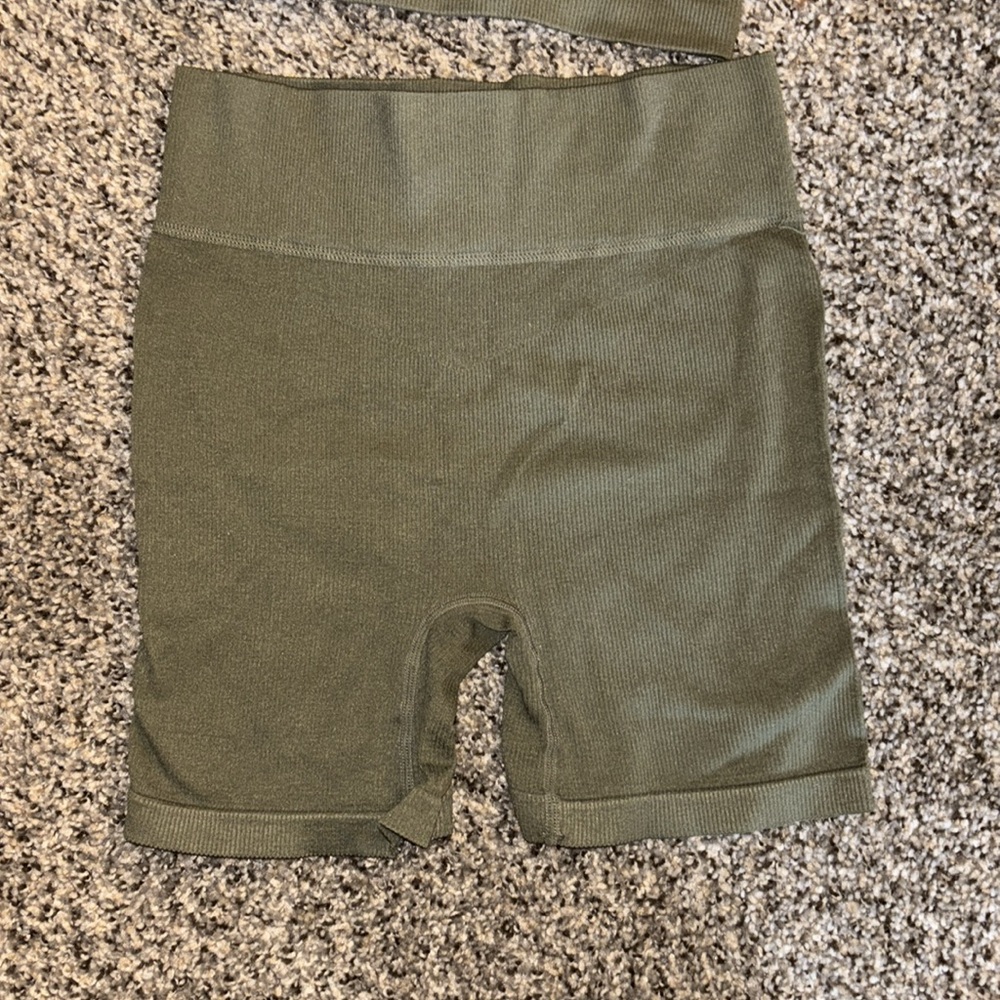 Lounge Set - image 3